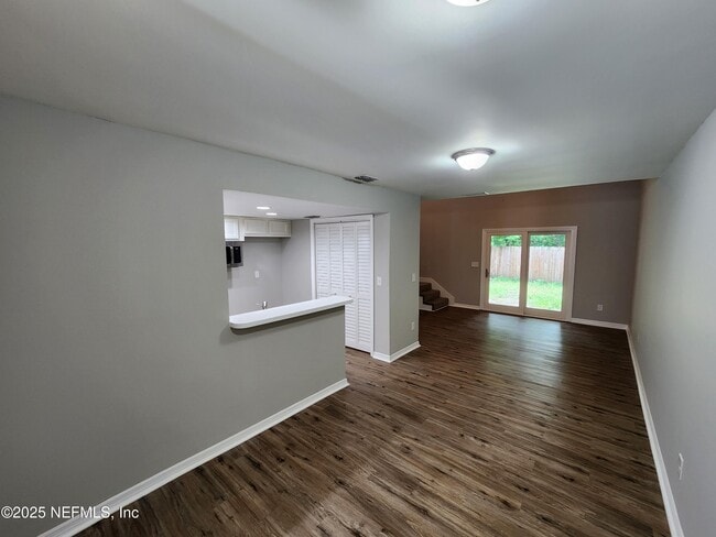 Building Photo - 7605 Melissa Ct N