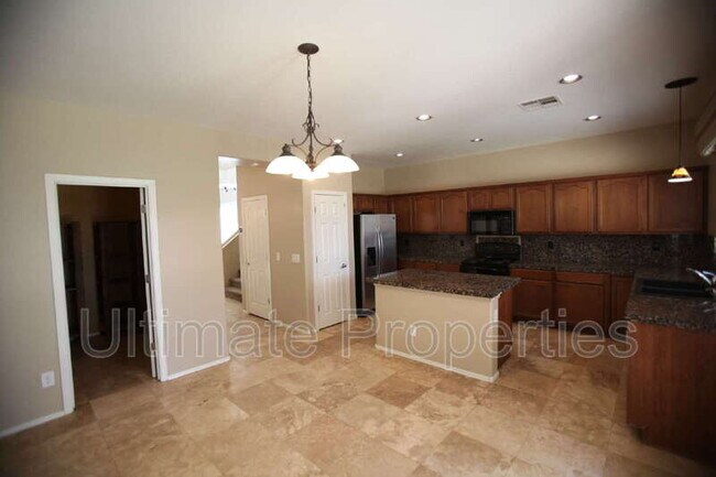 Building Photo - 15145 W Elm Cir