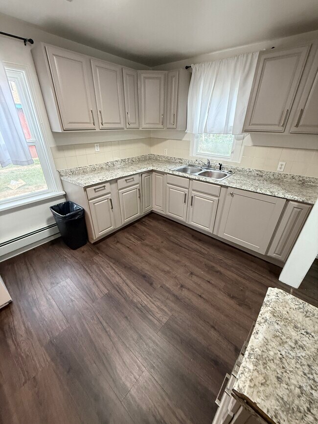 Building Photo - 1226 Pleasant Acres Dr