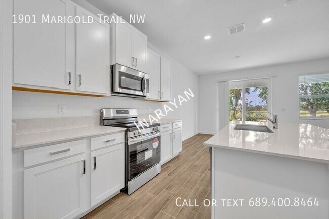 Building Photo - Stunning 4-Bedroom Single-Family Home in R...