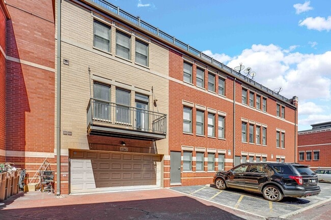 Building Photo - 1040 N Kingsbury St