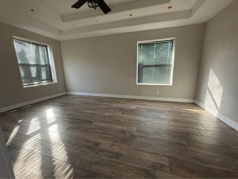 Building Photo - 233 S Iowa St