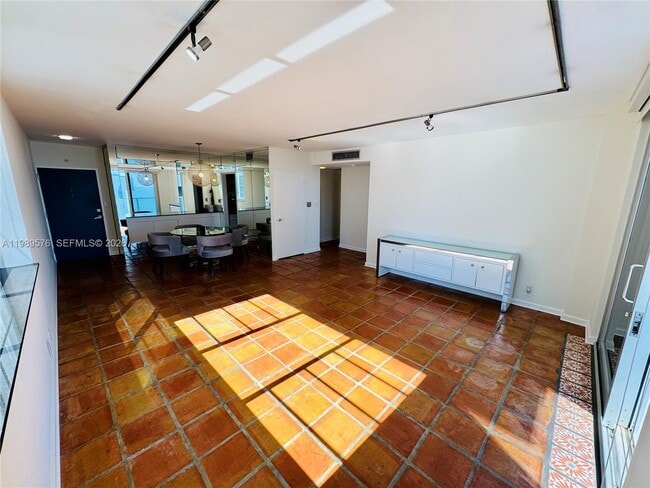 Building Photo - 3301 NE 5th Ave