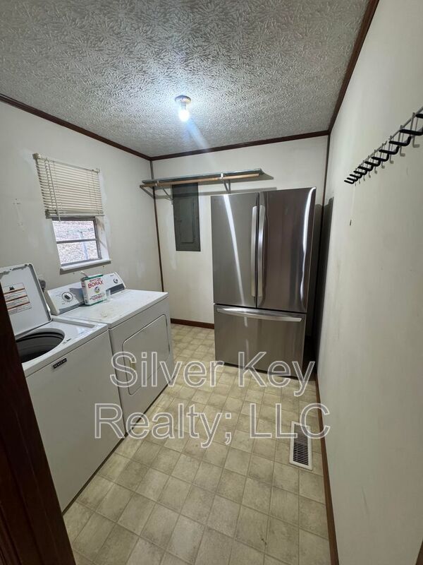 Building Photo - 397 Co Rd 189