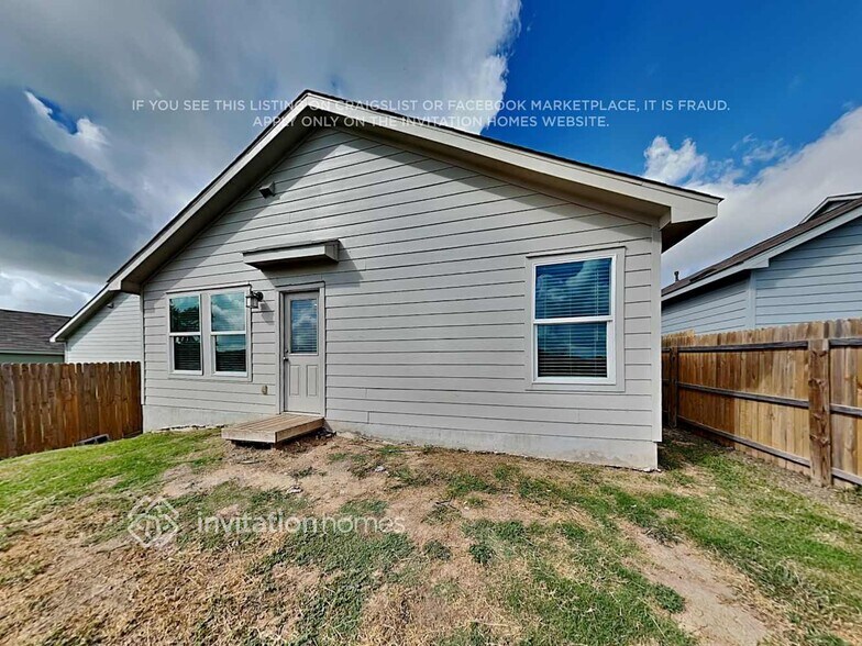 Building Photo - 7411 Avila Vis