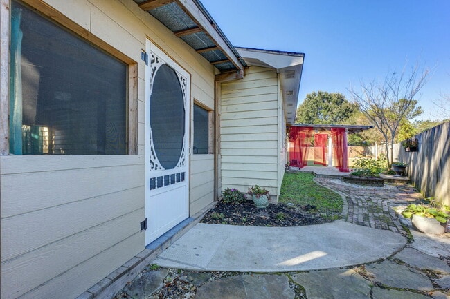 Building Photo - 8042 Nova Ct