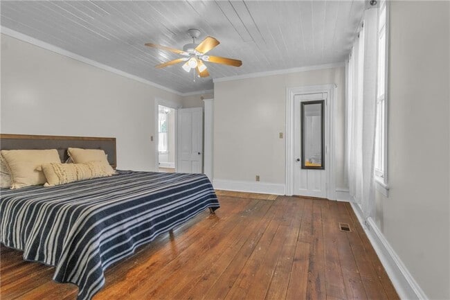 Building Photo - 225 S Park St