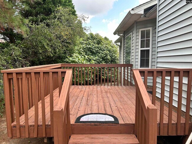 Building Photo - 405 Beech Glen Dr