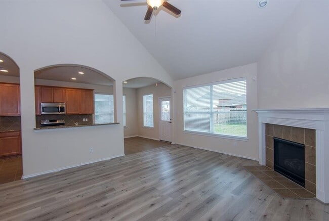 Building Photo - 5301 Summer Spring Ln
