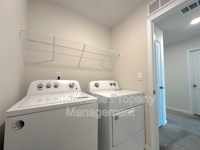 Building Photo - 2129 Allium Dr