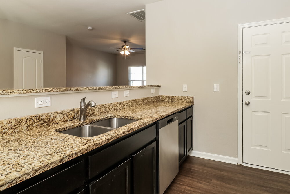 Building Photo - 2541 Meadow Crossing Dr