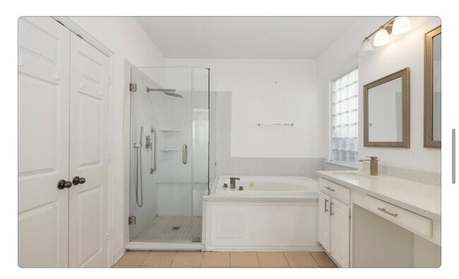 Building Photo - 13410 Terrace Wood Ct