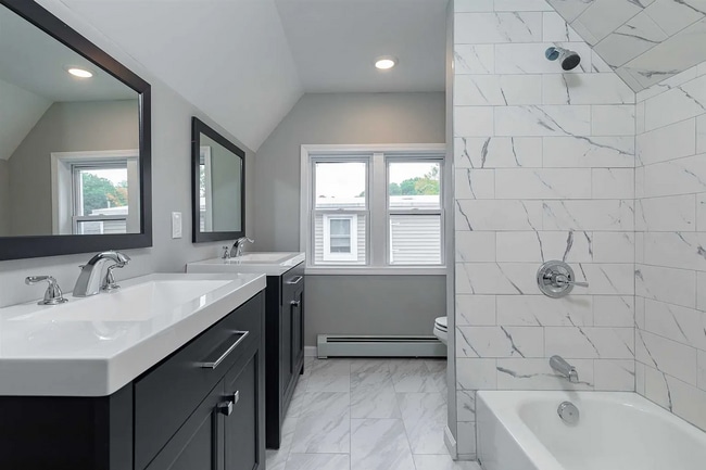 Building Photo - 35 Clark St