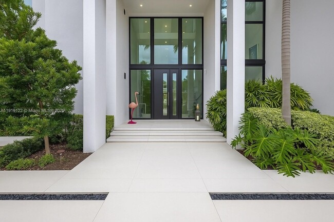 Building Photo - 401 Lido Dr