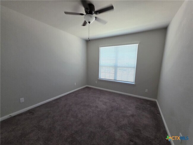 Building Photo - 10001 Kensley Rose Dr