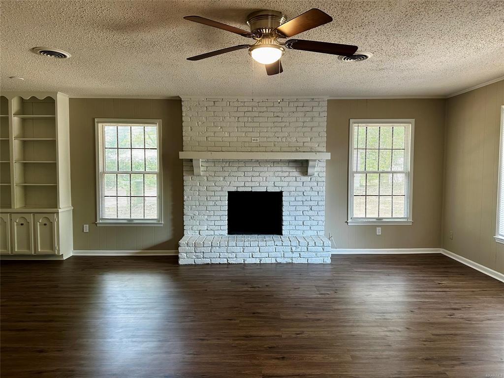 Building Photo - 1009 Rosedale Dr