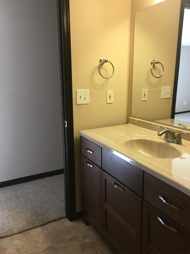 Building Photo - 5726 Egret Ave