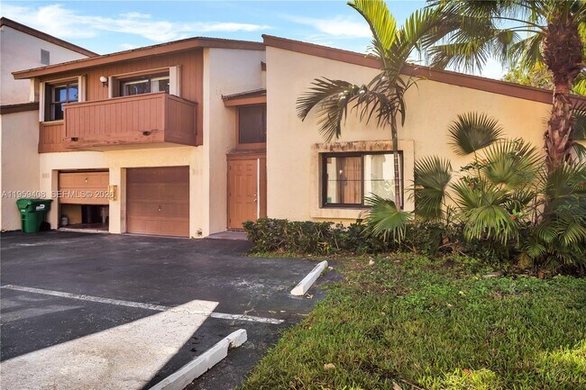 Building Photo - 10639 SW 113th Pl