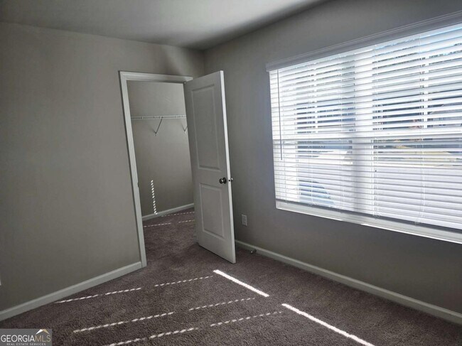 Building Photo - 213 N Fortune Way