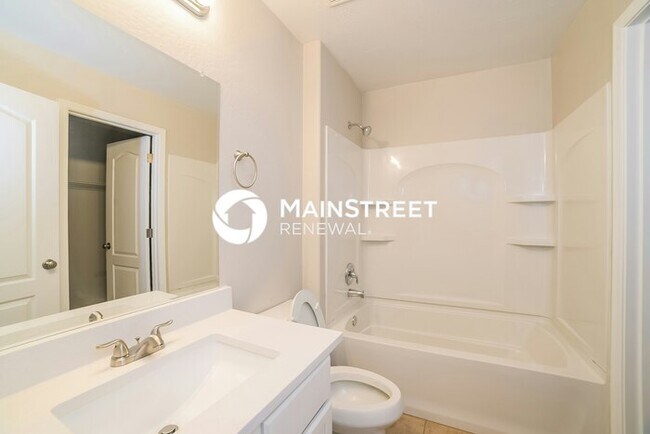 Building Photo - 3 Bedroom Pet-Friendly Home in TOLLESON, AZ with Main Street Renewal