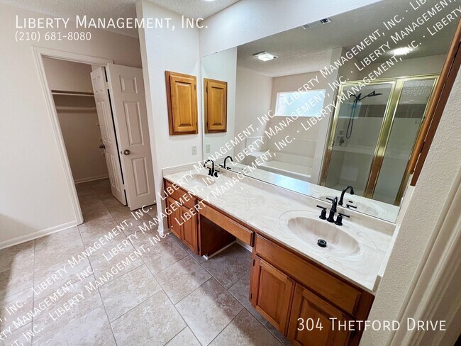 Building Photo - 304 Thetford Dr