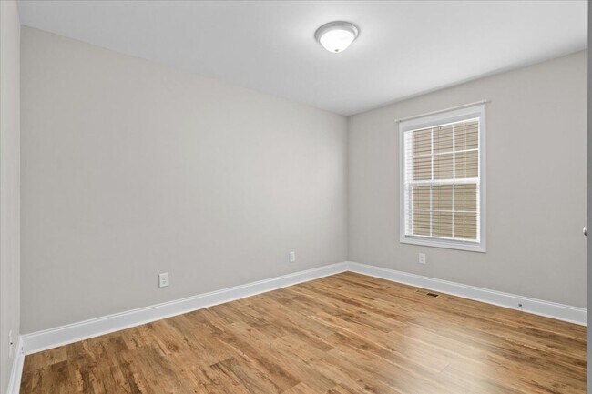 Building Photo - Pristine 3 Bed 2 Bath Home in Dalton