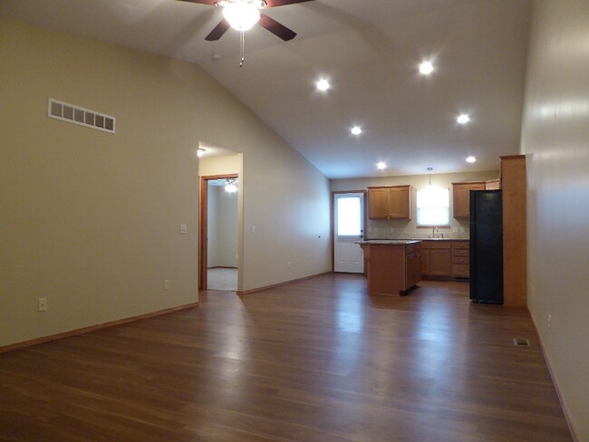Building Photo - 3019 Cottonwood Hill Dr