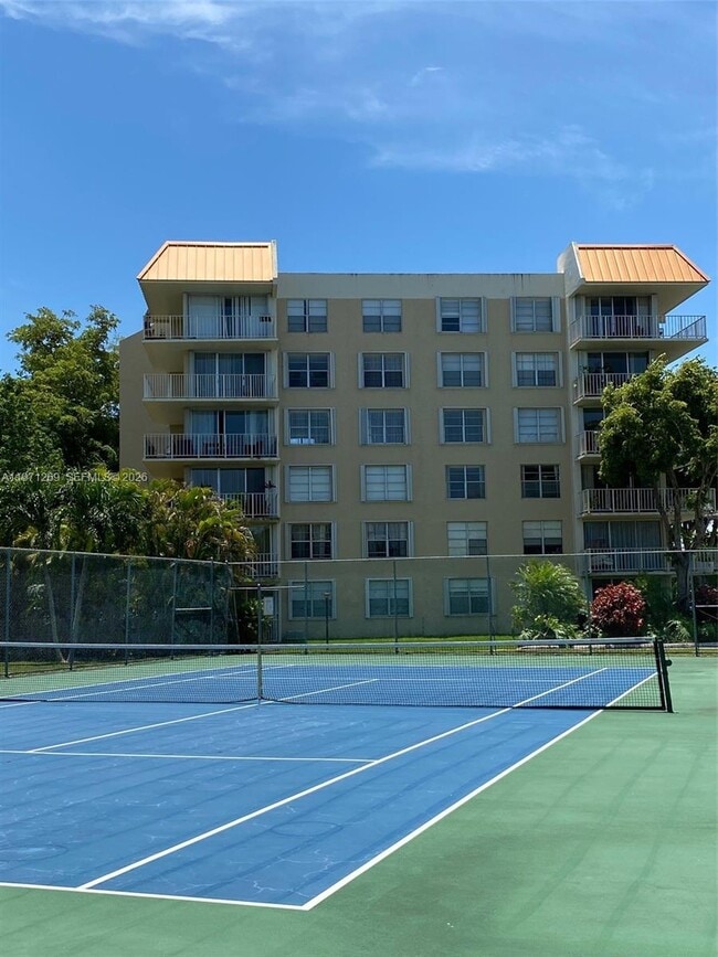 Building Photo - 13120 SW 92nd Ave