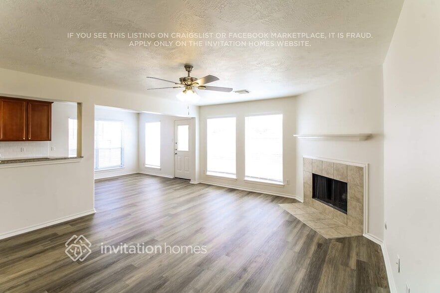 Building Photo - 2711 Eros Ln