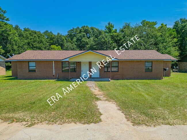 Building Photo - 108 Twin Trees Dr