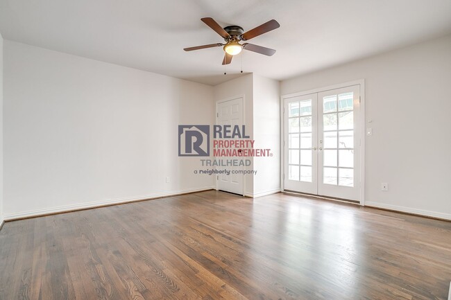 Building Photo - Charming Monticello Townhome – 4 Beds, Updated Kitchen & On-Site Parking