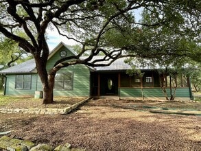 Building Photo - 204 E Lakeshore Dr