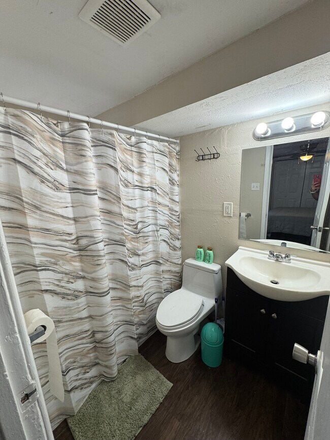 Building Photo - 1933 S 19th St