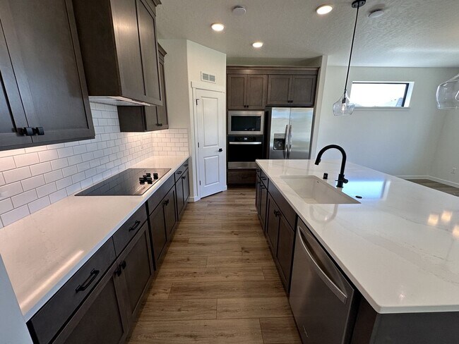 Building Photo - Brand New 3-Bed, 2-Bath Home for Lease – 1,877 sq ft in South Richland