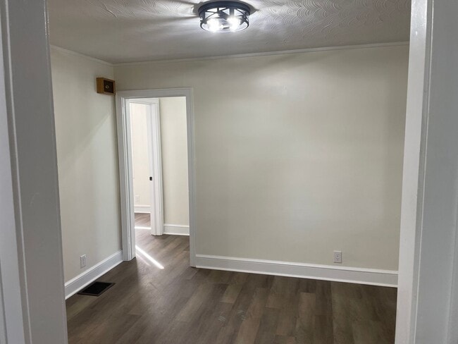 Building Photo - 435 Roan St