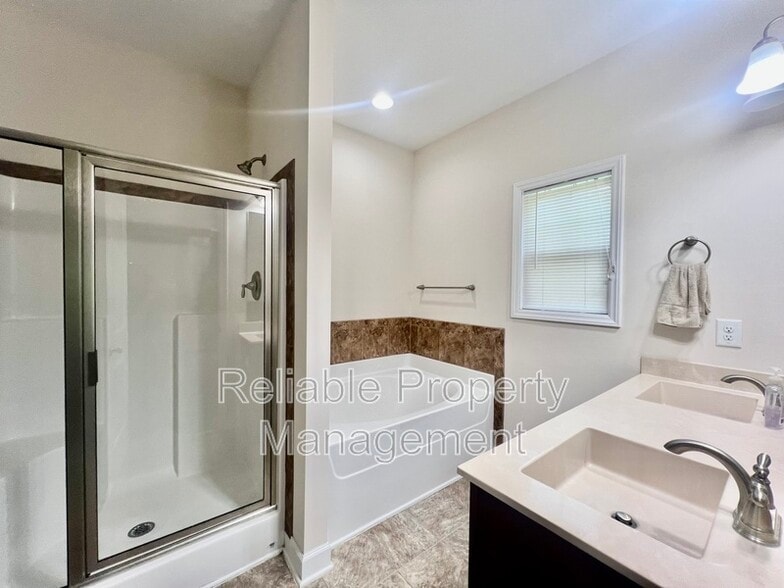 Building Photo - 137 Bobby Ray Ct
