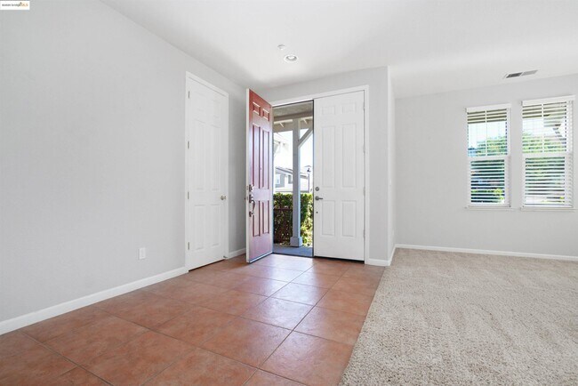 Building Photo - 2765 St Andrews Dr