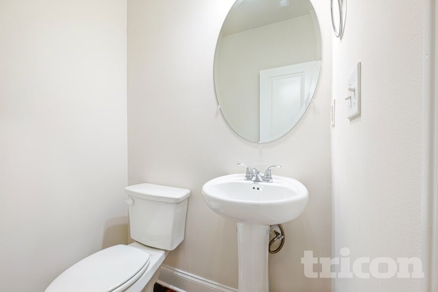 Building Photo - 508 Trickum Hill Dr