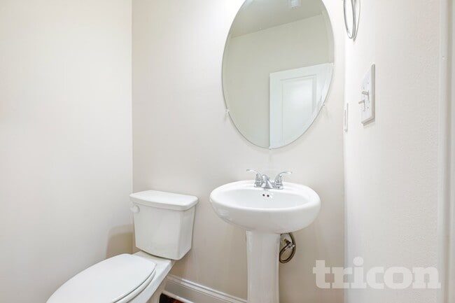 Building Photo - 508 Trickum Hill Dr