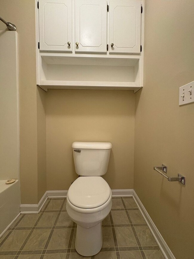 Building Photo - Briarwood West!!!