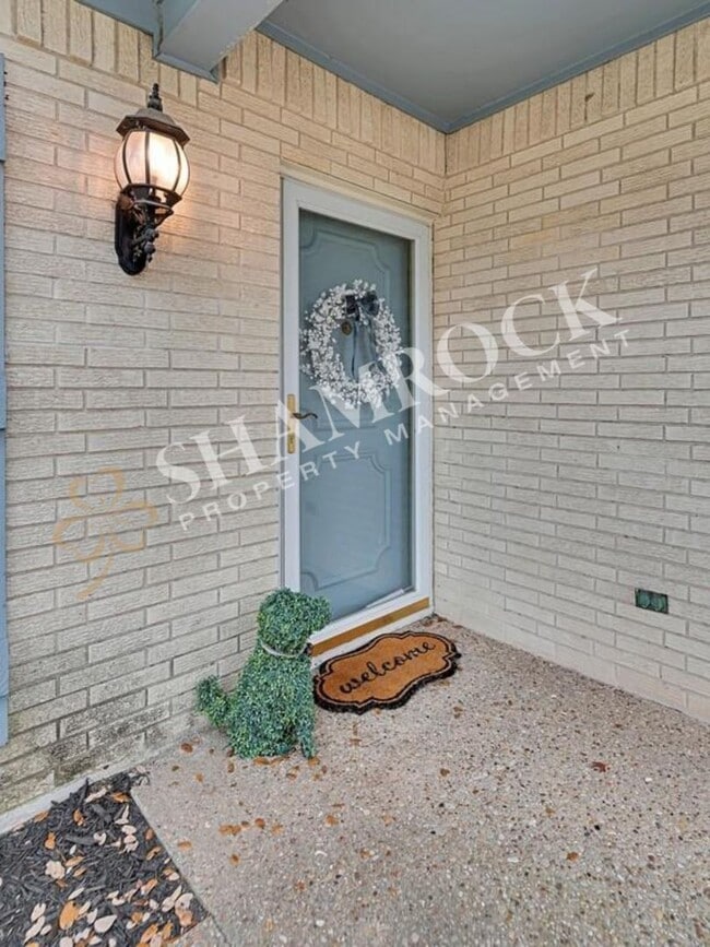 Building Photo - 4613 Westchester Dr