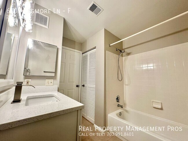 Building Photo - 6105 Wigmore Ln