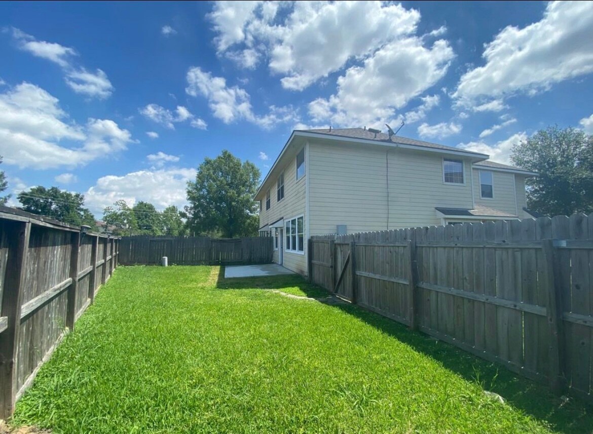 Building Photo - 13015 Peppergate Ln