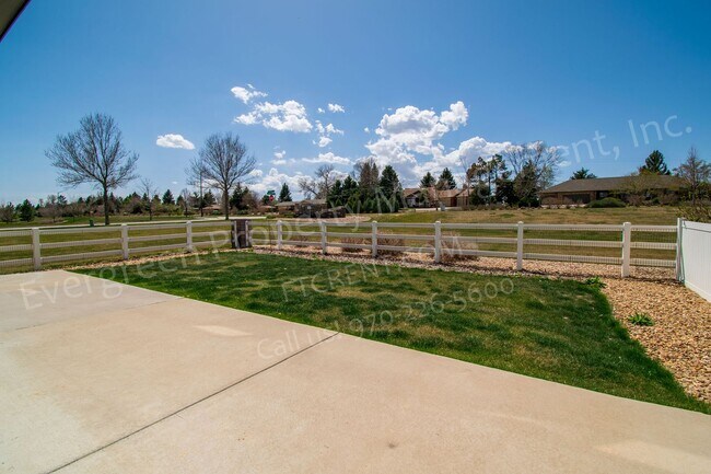 Building Photo - 3 bed, 3 bath Corner Lot in the Maple Hill...