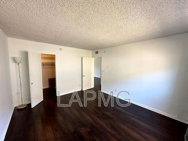 Building Photo - 5328 Newcastle Ave