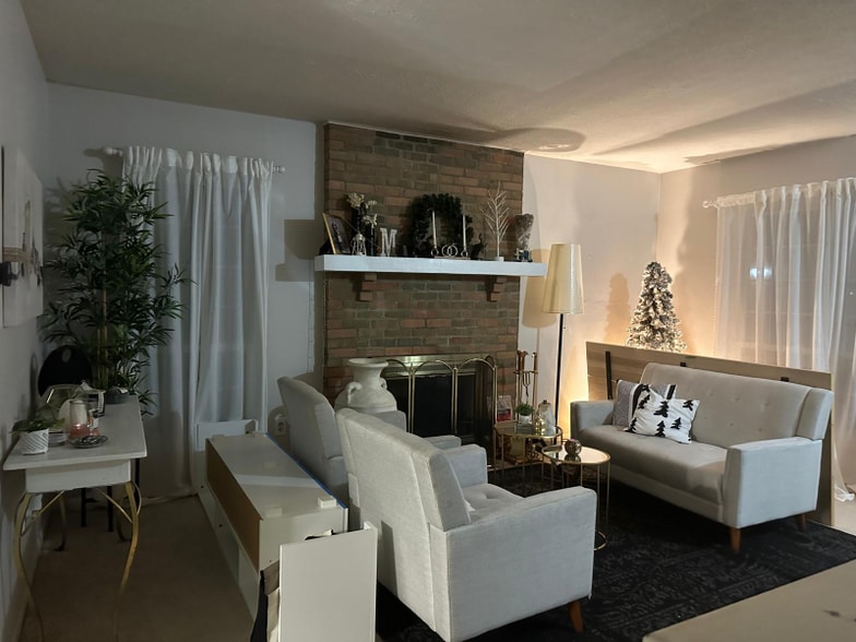 Building Photo - 183 Blakeford Dr