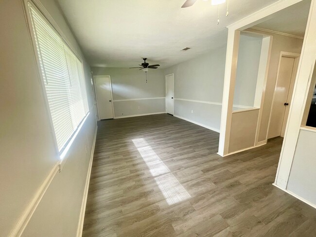 Building Photo - 3 BR/1 BA home in Pearl for Rent!!