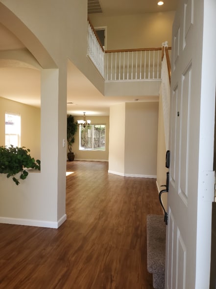 Building Photo - 4234 Crazy Horse Rd