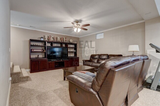 Building Photo - 4631 Timberline Dr