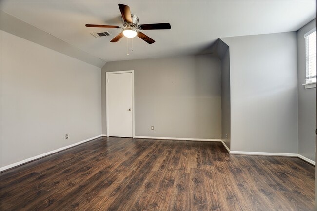 Building Photo - 9631 Fairdale Ln